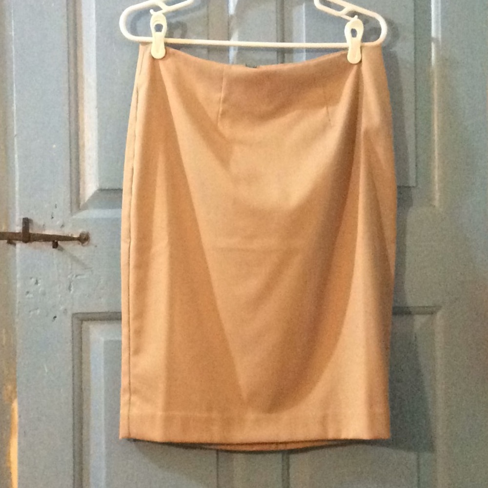 NWOT. Light Camel/Dark Khaki Merona Pencil Skirt